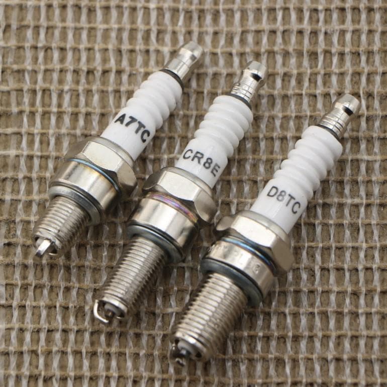 Motorcycle Parts A7TC Spark Plug D8TC/125 Spark Plug Power Ignition Motorcycle Universal Spark Plug