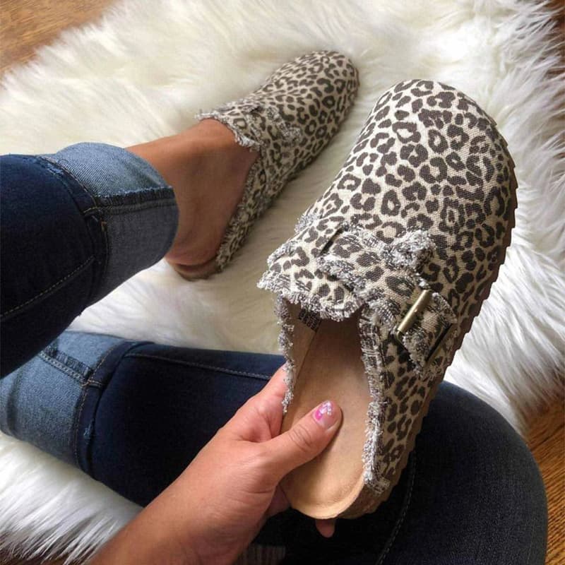 In Stock 2026 Spring Autumn New Large Size Slippers Women's European American Leopard Print Closed Toe Half Slippers Loafers
