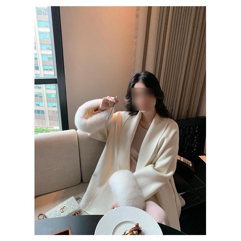 Double-Sided Coat with Detachable Sleeves, Woolen Cape, White Short Jacket, Casual and Elegant New Style with Fox Fur