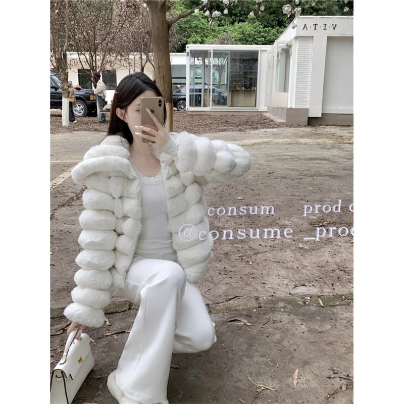 Real price, real photo~2025 winter new arrival high-end stylish faux rabbit fur collar short jacket