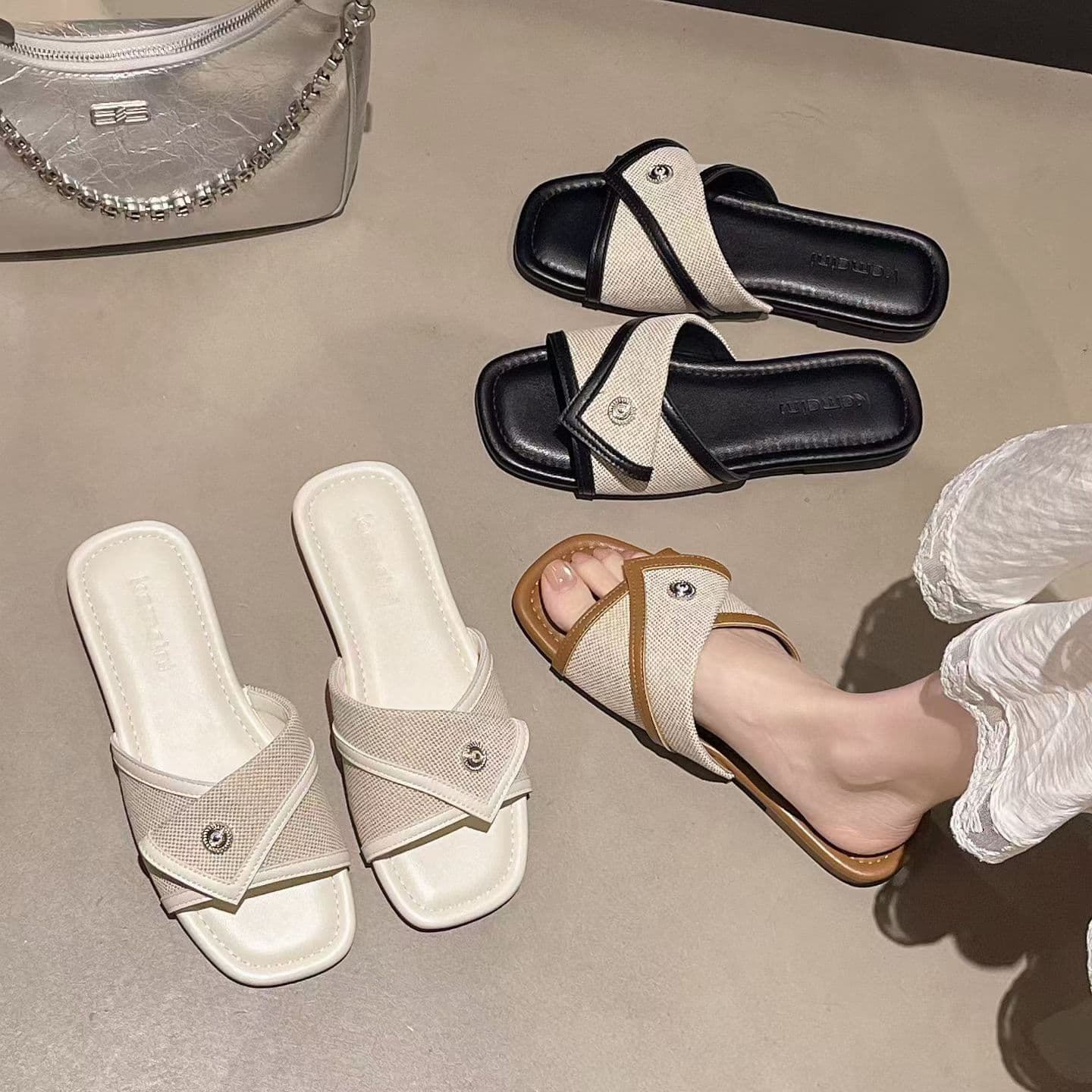 2026 Spring New French Flat Sandals for Women Summer Outdoor Square Toe Open Toe Casual Fashion Versatile Slide Sandals