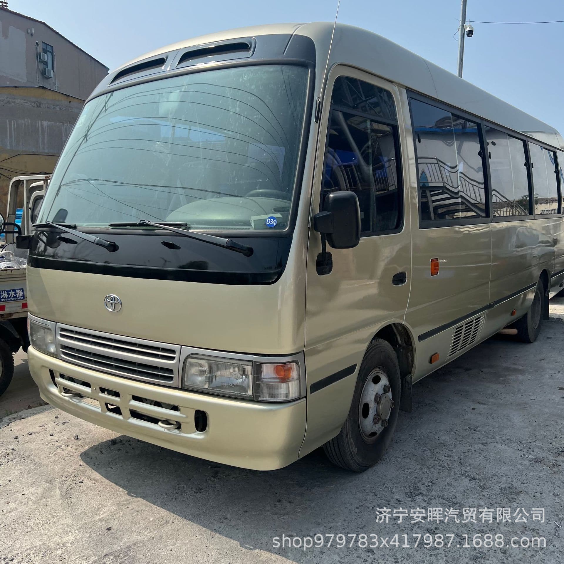 Long-distance tourism minibus, business reception special vehicle export to Africa used Toyota 19-23 seater medium bus