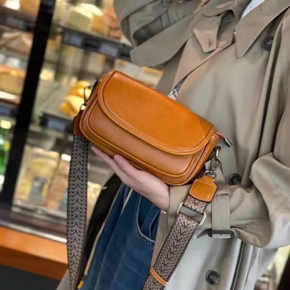 Genuine Leather Women's Bag, New Trendy Crossbody Bag, Cowhide Small Square Bag, Vegetable-Tanned Leather Shoulder Bag, Retro Fashion Small Bag