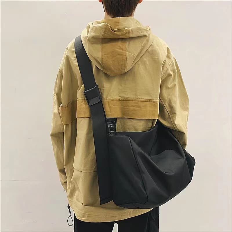 Messenger bag, men's backpack, versatile student shoulder bag, large capacity, gym bag, nylon, simple crossbody bag, women's waterproof, Hong Kong style.
