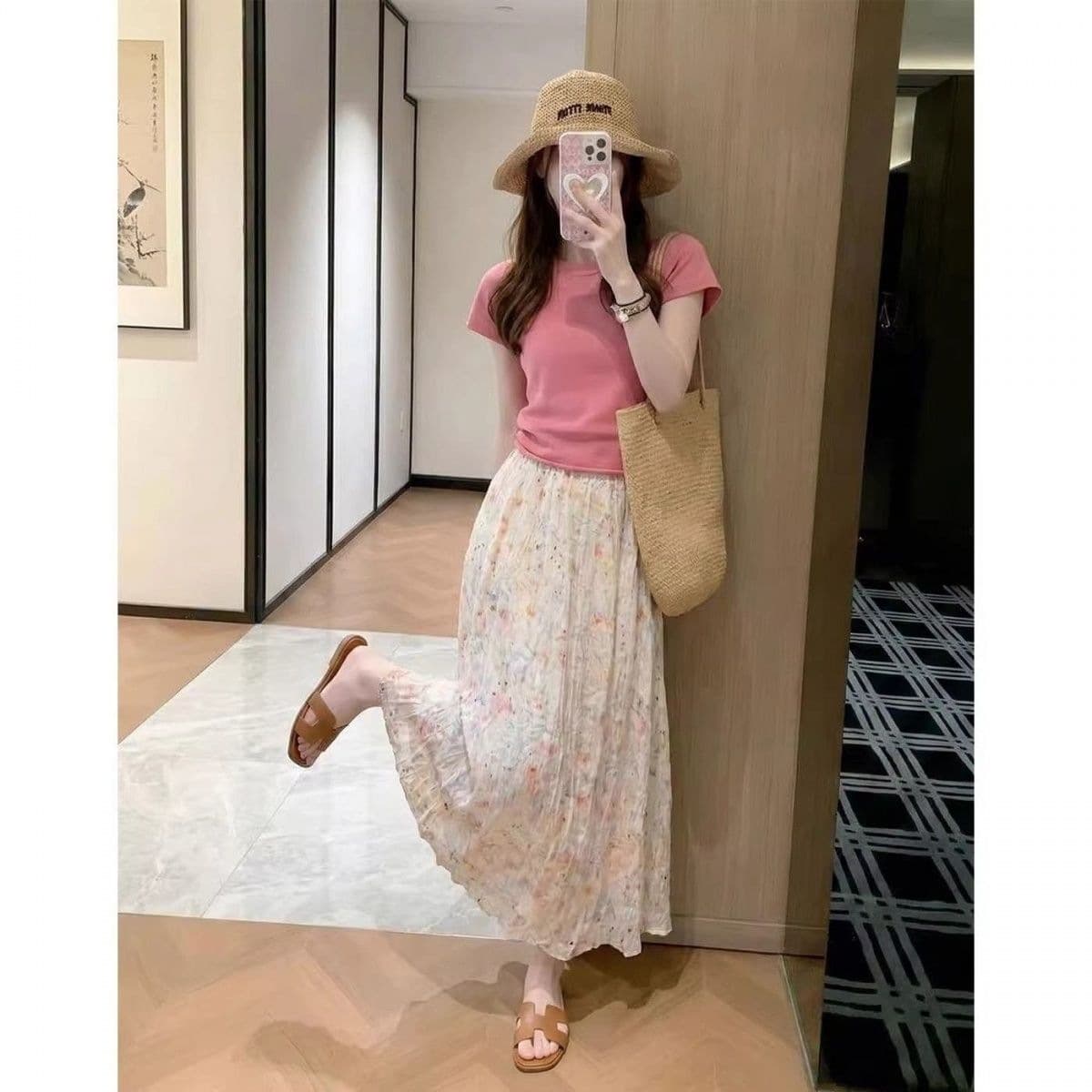 Summer Stunning Playful Two-Piece Set Beautiful Waist-Slimming Pink T-Shirt Floral Skirt Set for Women