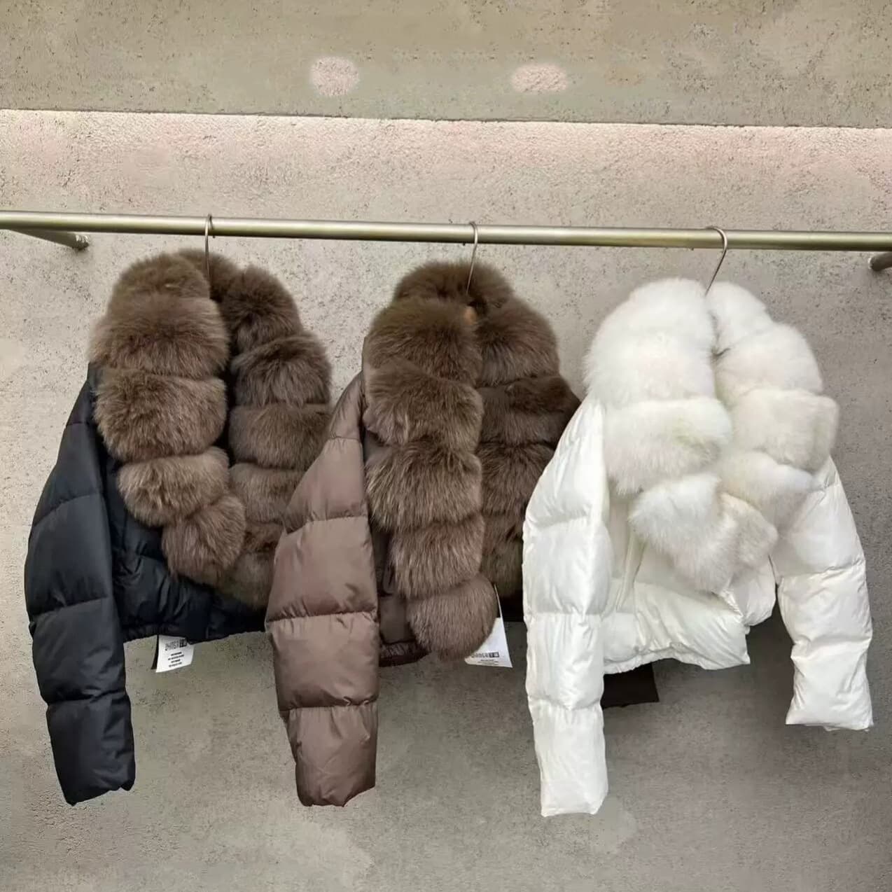 2026 New High-End Women's Short Padded Coat with Luxurious Fur Collar, Thick Warm Quilted Jacket for Export to Europe and America