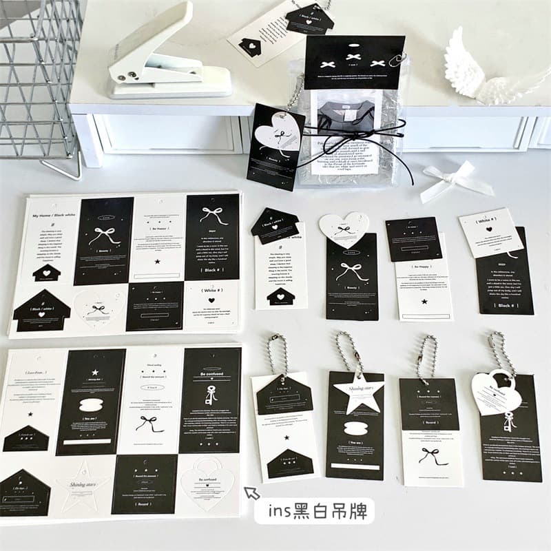 Original black and white tag-style card hangers and accessories, minimalist practical Instagram series DIY card pendants