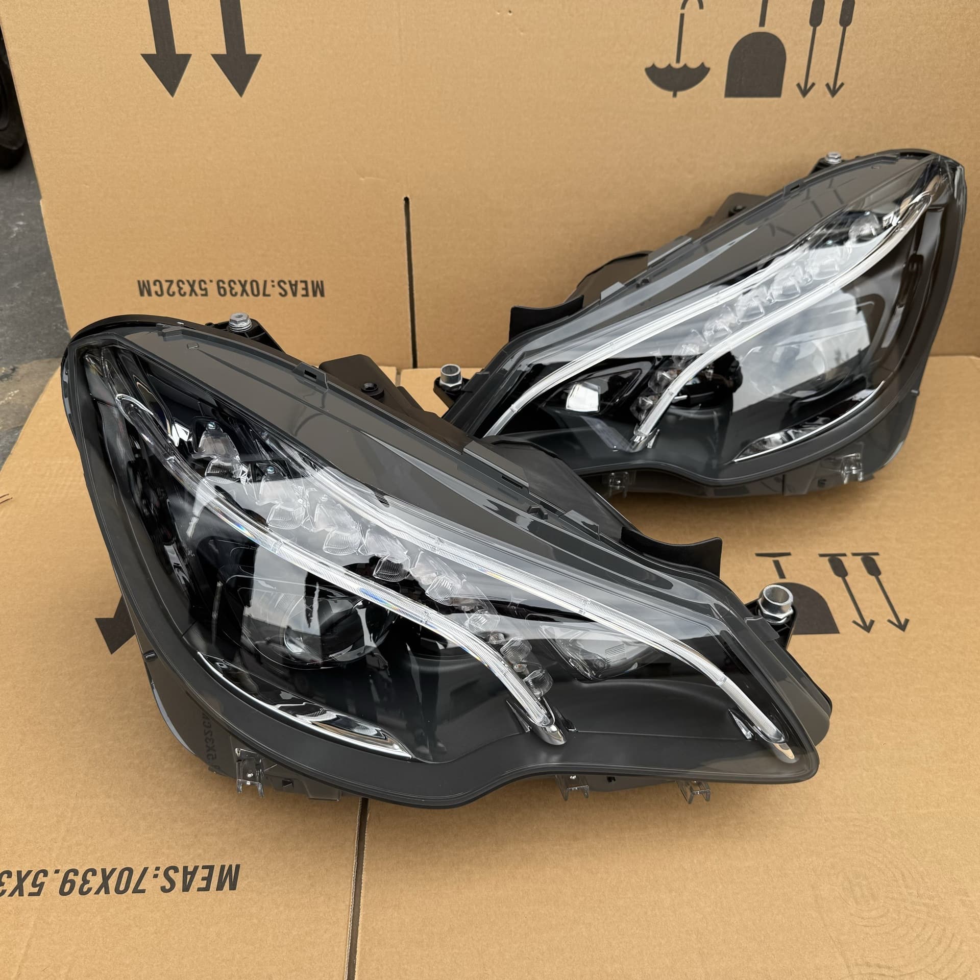 For Mercedes-Benz E-Class Coupe E260 W207 Full LED High-End Headlights Adaptive Headlights Old Model Upgrade to New Model