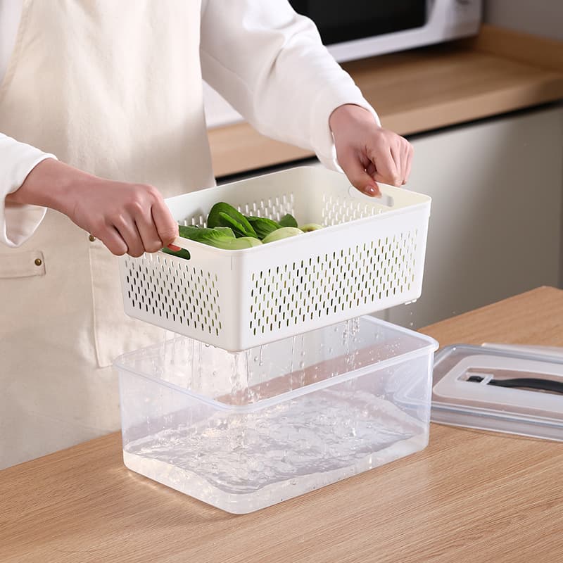 Clear Rectangular Plastic Food Storage Container with Lid, Large Capacity Commercial Grade, Airtight and Sealable for Refrigerator Organization