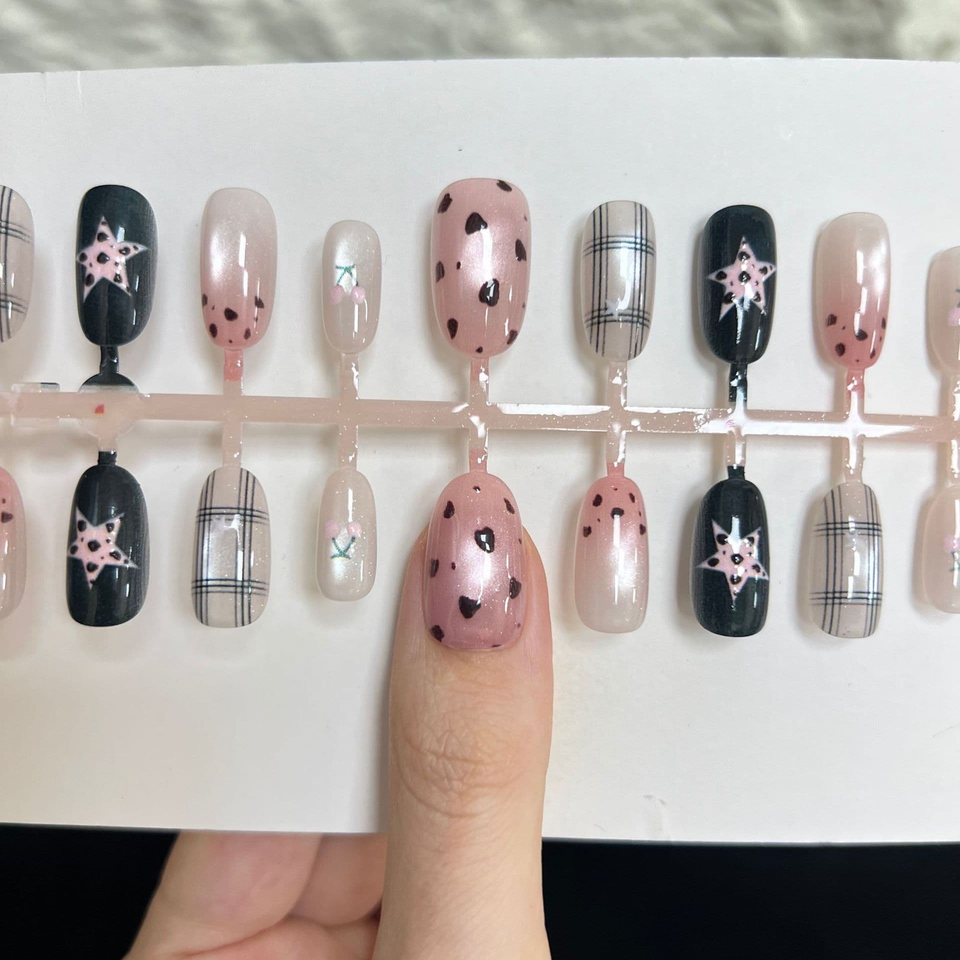 Polka Dot Oreo Cat Eye Wearable Nails Premade Nails Gothic Dark Cartoon French Short Manicure Fake Nails Wholesale