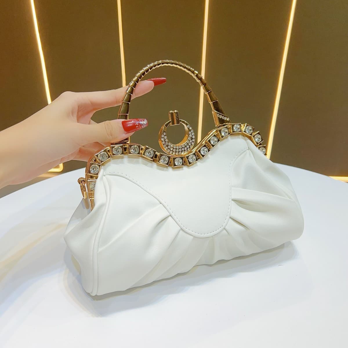 New crossbody handbags, retro pleated bags, evening bags, large-capacity shoulder bags, crossbody bags, simple ladies' bags