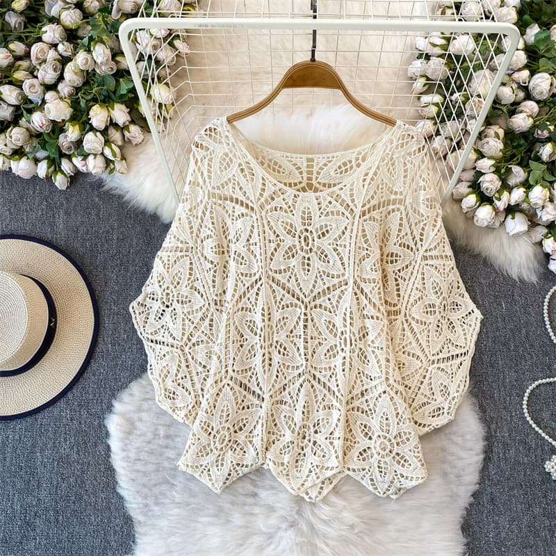 French retro style crocheted hollow long-sleeved sun protection sweater for women, versatile summer layering, loose slimming trendy top