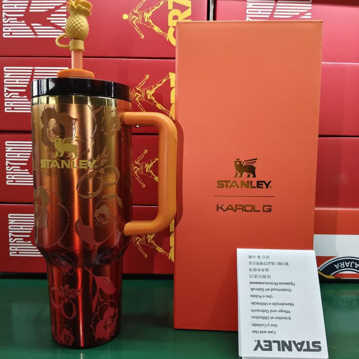 Stanley co-branded KAROL·G Carol·G large-capacity straw cup, cold and ice-keeping tumbler, car cup