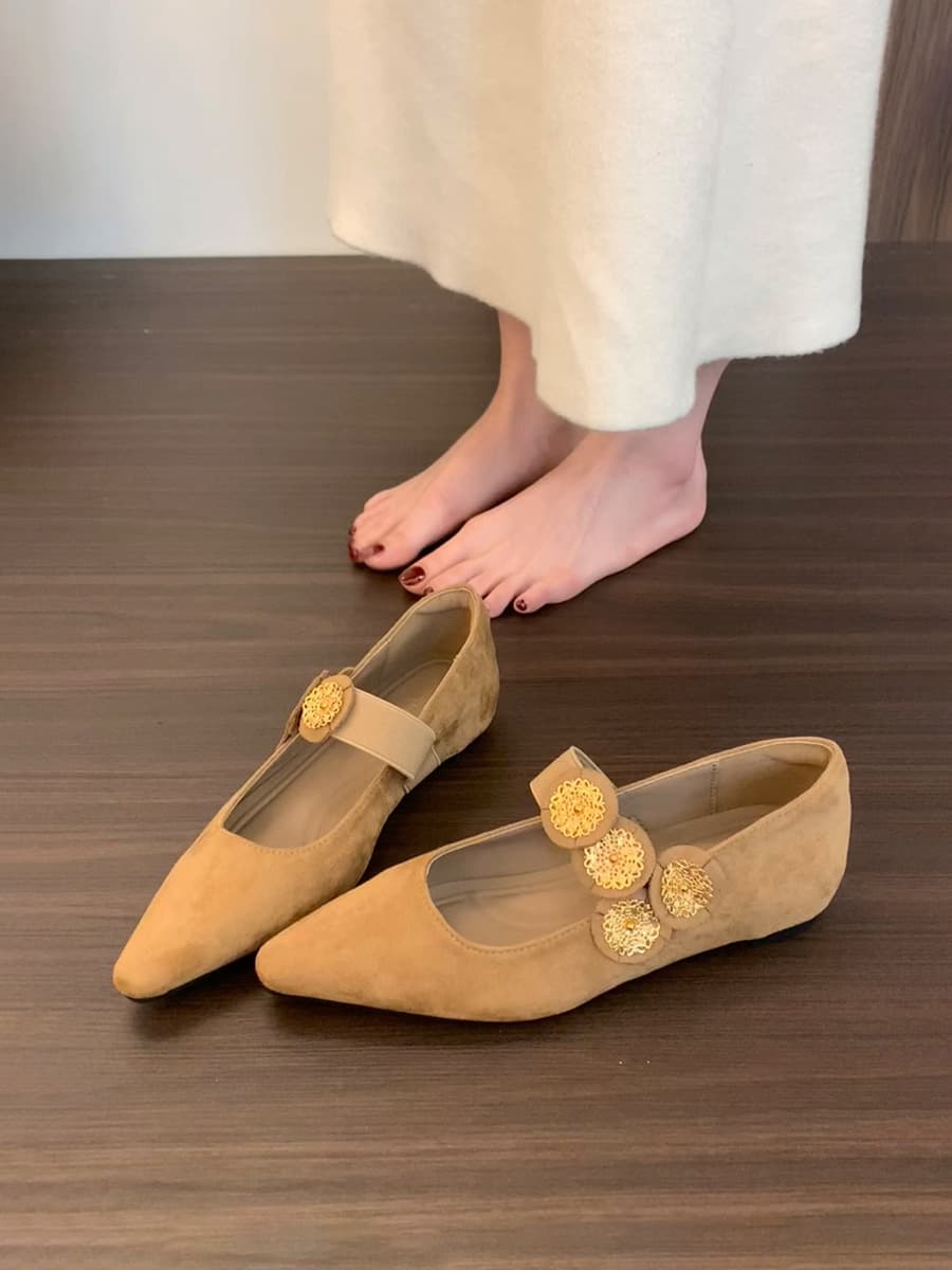 Sheepskin Edition ~ French Elegant Metal Floral Chain Buckle Grandma Shoes, Evening Breeze Gentle Pointed Toe New Chinese Style Single Shoes to Pair with Skirts