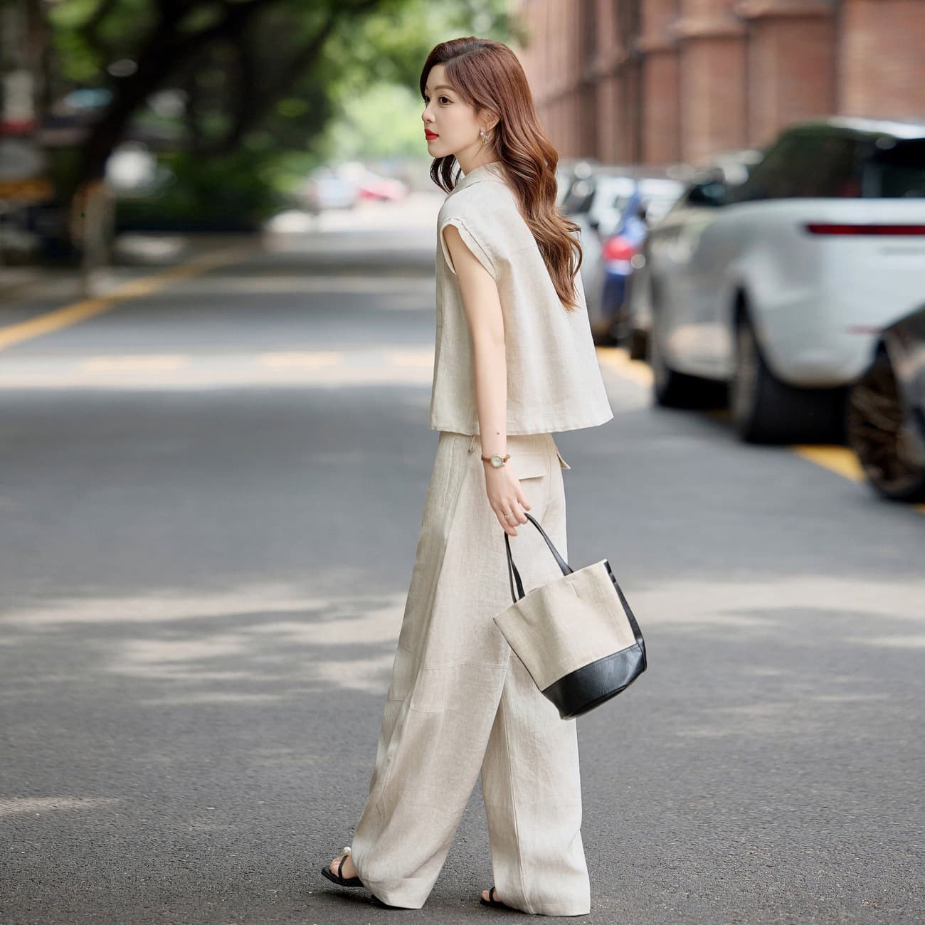 Fashion Linen Set for Women Summer Sleeveless Shirt Age-Defying Wide-Leg Pants Beige Casual Two-Piece Set M3239