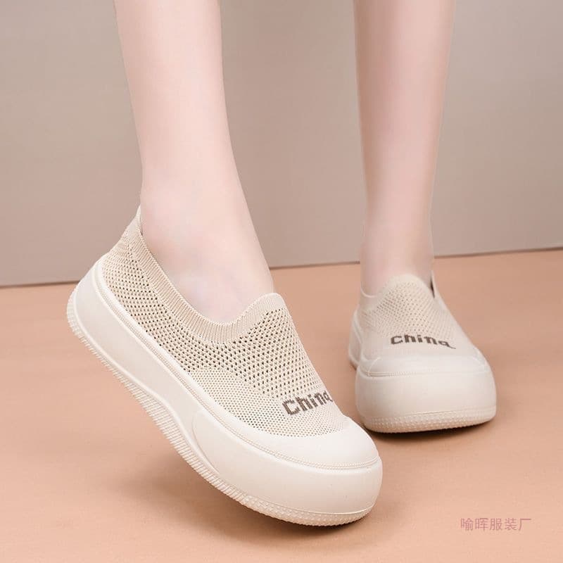 Flying Weave Toe Thick Sole Hollow Breathable Mesh Women's Shoes 2026 Summer Casual One-Pull-On Mom Shoes Height-Increasing Mesh Shoes