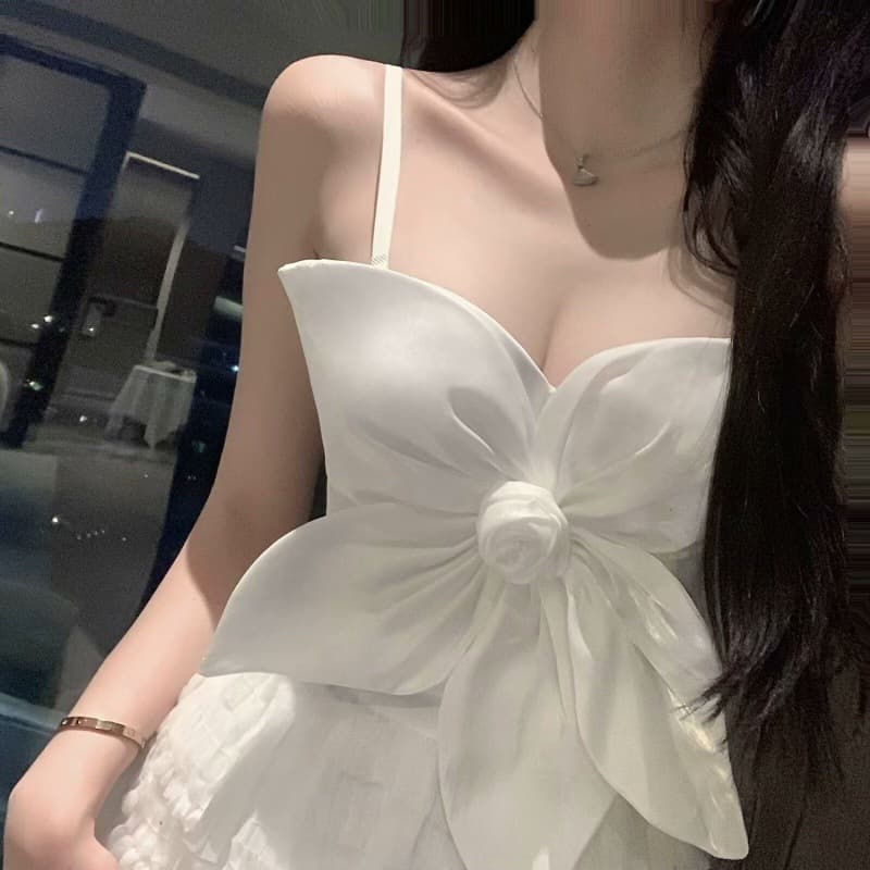 2024 New Style Elegant Satin 3D Floral Slimming Versatile Camisole Top for Trendy Women