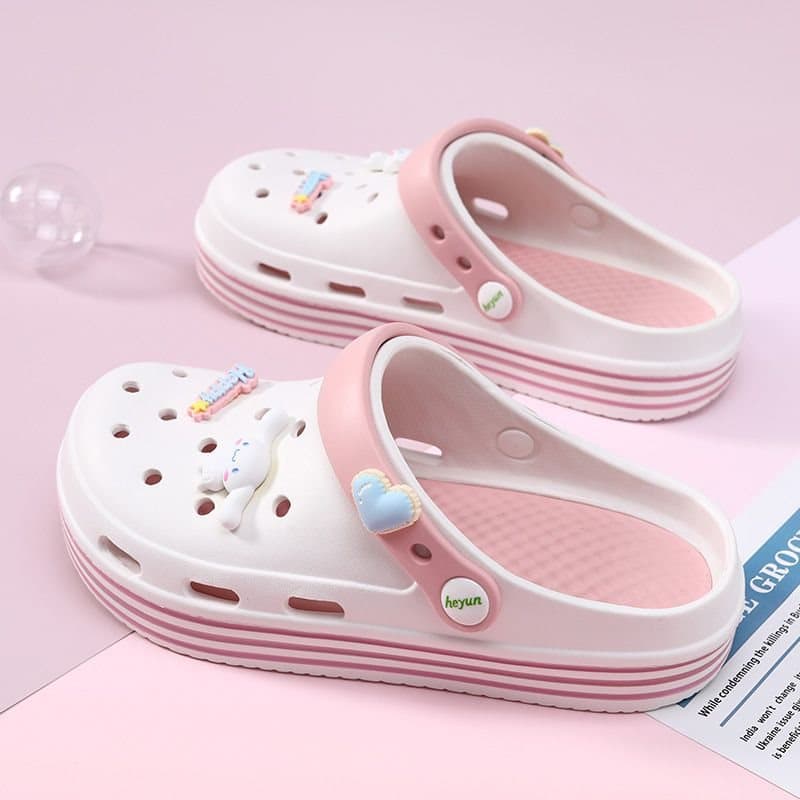 New Style Breathable Non-Slip Outdoor Clogs for Women, Soft Sole with a Stepping-On-Clouds Feel, Cute Cartoon Design, Closed-Toe Slippers, Dual-Wear for Women