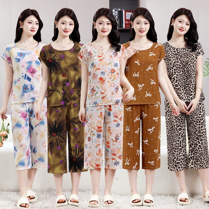 New Summer Mom Loose-Fit Short Sleeve and Capri Pajama Set Casual Loungewear Floral Two-Piece Set