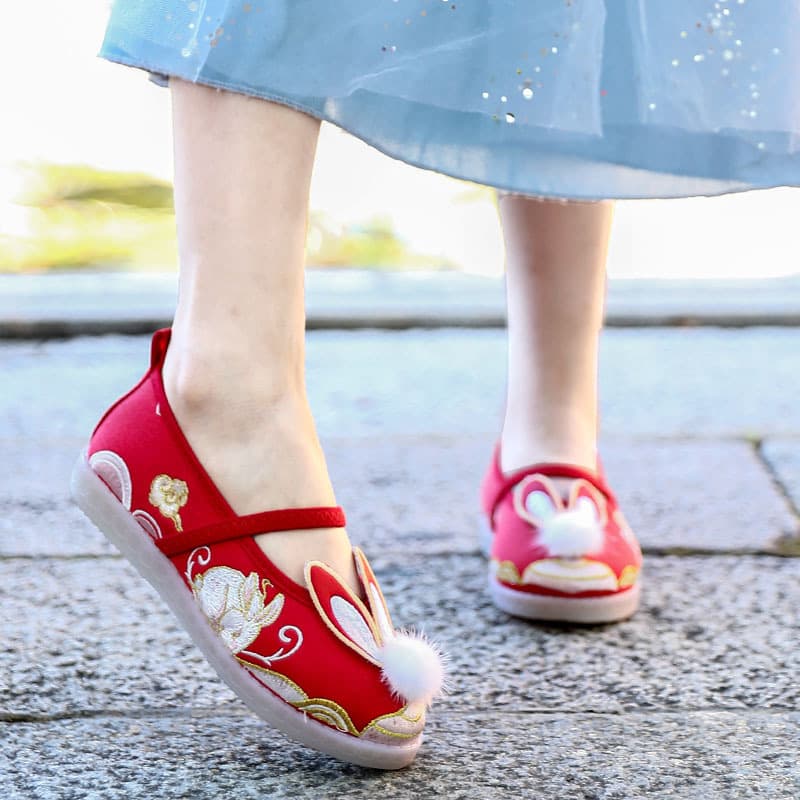 Hanfu Shoes for Girls Spring Style Chinese Style Children's Embroidered Shoes Old Beijing Cloth Shoes Ancient Style Shoes for Student Performance