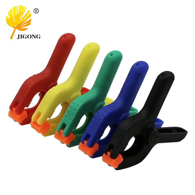 2-inch A-frame nylon clips, plastic background clips, colored nylon woodworking clips, fixing clips, nylon spring clips.