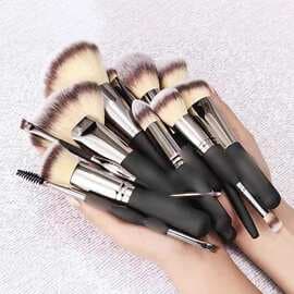 In stock Love T Series Airbrush Powder & Bronzer Brush #1 Loose Powder Repair Brush Makeup