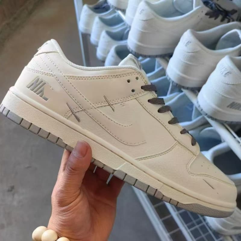 Putian Original DUNK Multi-Hook Co-Branded Retro Trend Shoes Skateboarding Leisure SB Unisex Versatile Trend Sports Shoes Running Shoes