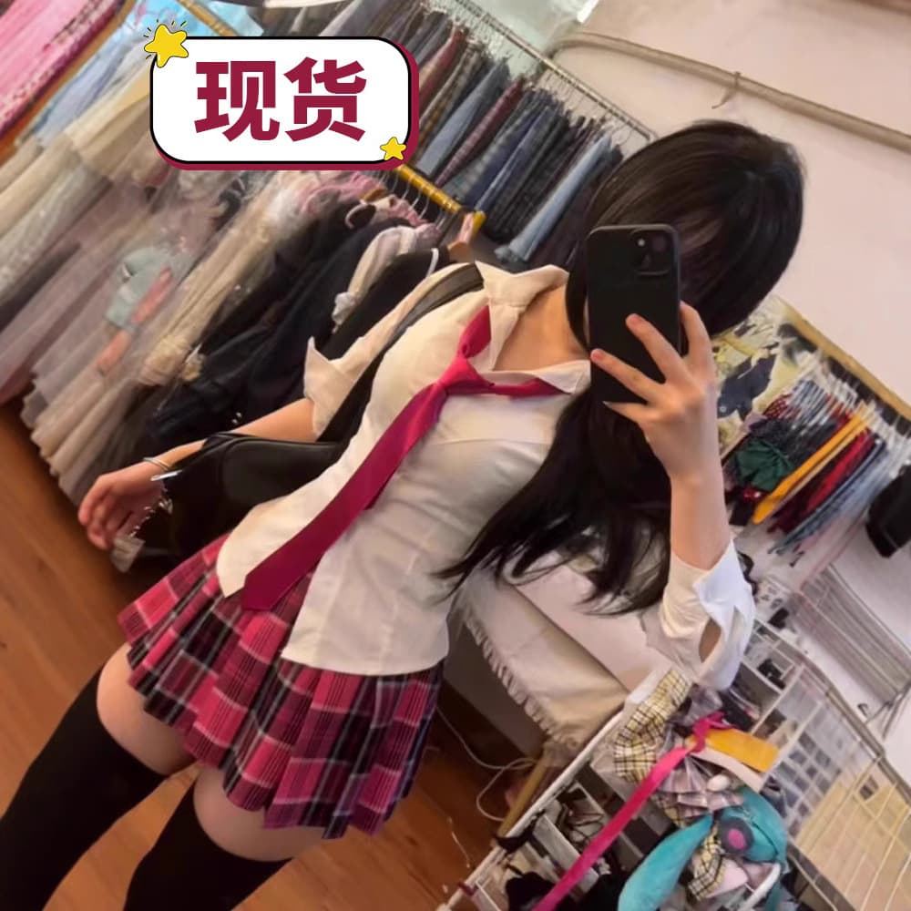 In stock slim-fit short-sleeve white shirt, versatile small rose pleated short skirt, original JK uniform school style, slim and stylish outfit three-piece set