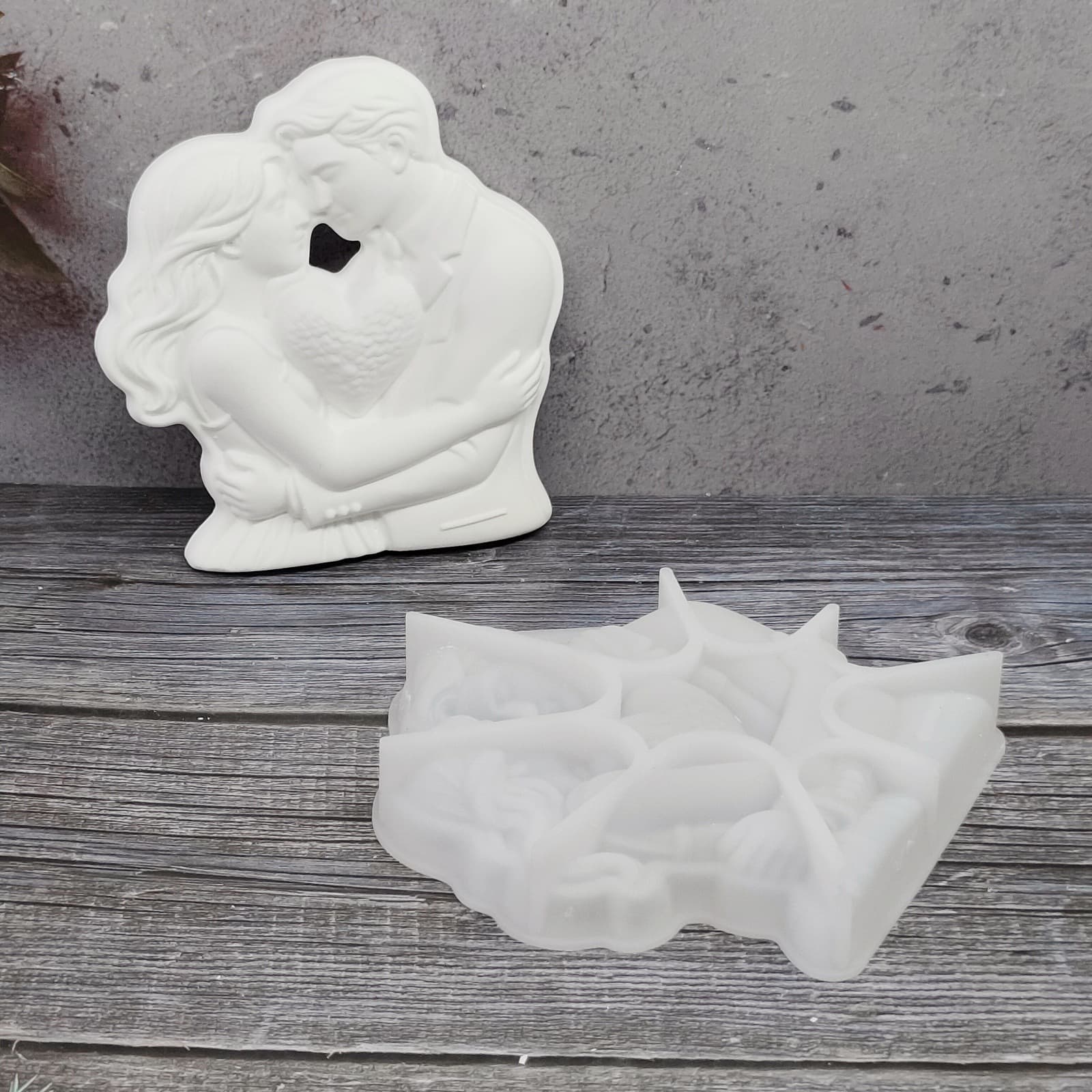 X1567 Semi-3D Couple Heart Figurine Decorative Cement Plaster Mold DIY Silicone Mold