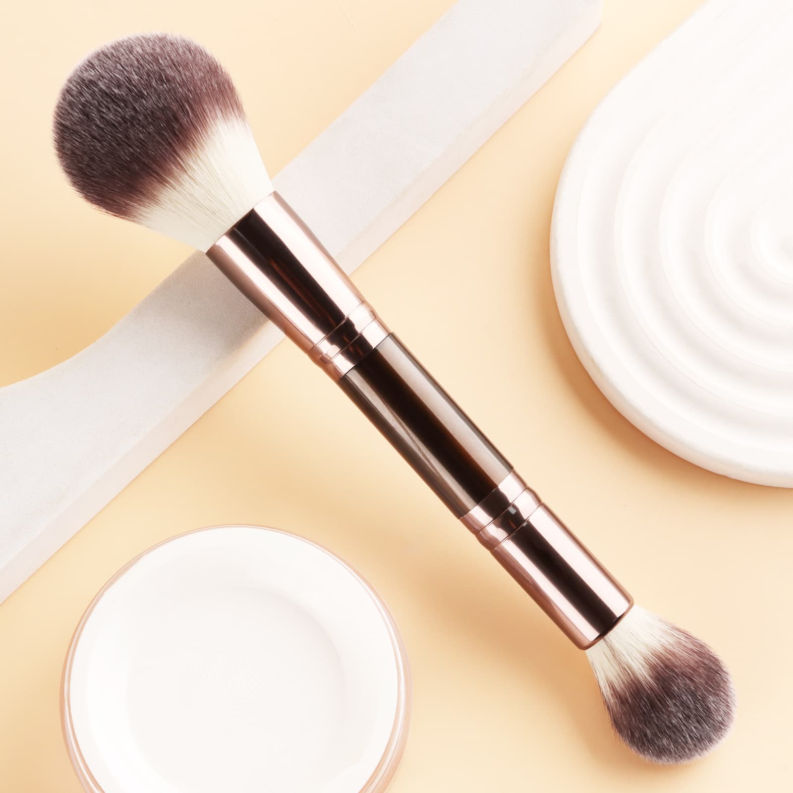 Cross-border single double-headed makeup brush, double round-sized brush heads, super soft two-color fur loose powder blush contour brush