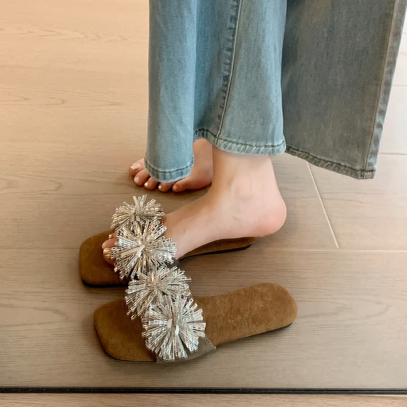 2026 New Summer Style Super Stylish Slippers for Outdoor Wear, Fashionable Square-Toe Rhinestone Fireworks Open-Toe Flat Sandals for Women