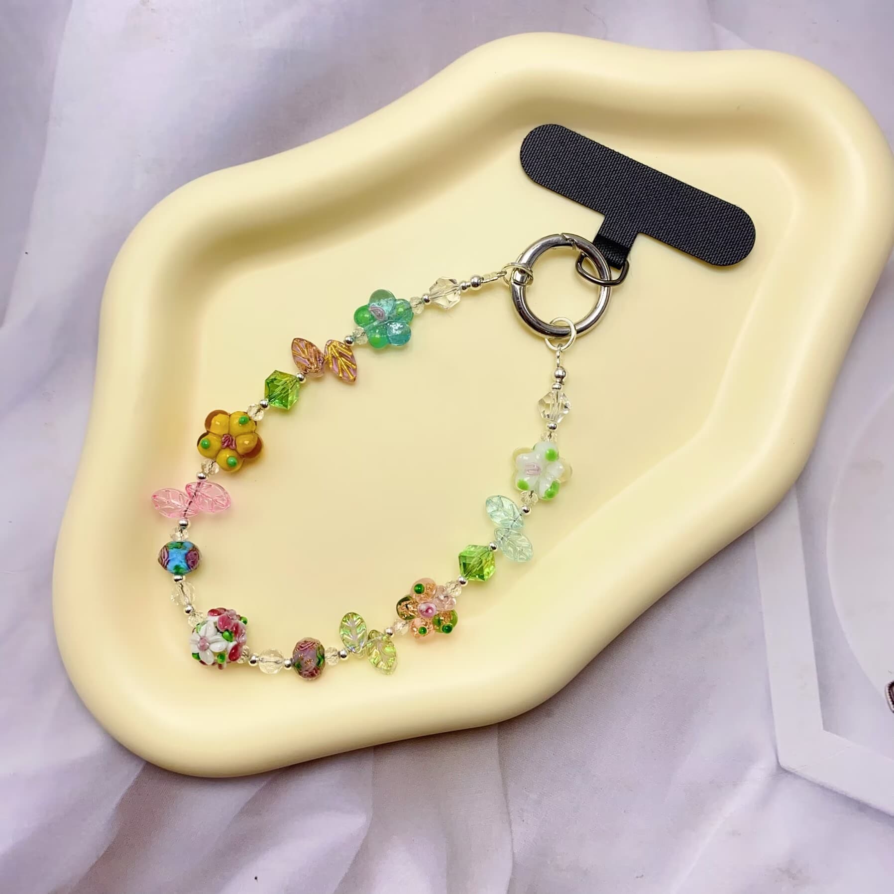 Women's Exquisite Premium Bear Biscuit Lily of the Valley Beaded Crystal Phone Strap, Short Travel Hand Chain