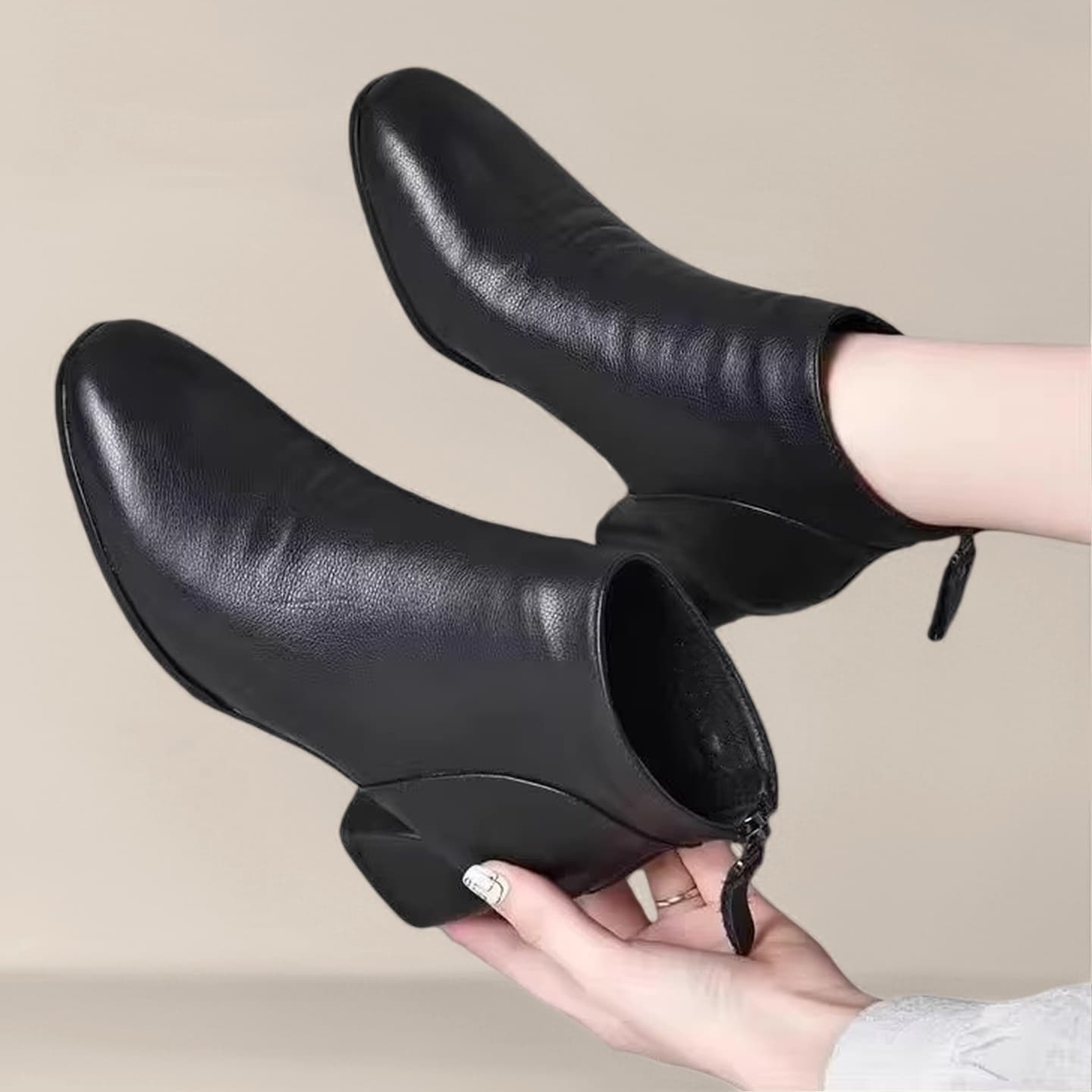 Fashionable Thick-Heeled Short Boots Fleece-Lined Comfortable Mom's Shoes Boots for Women 2025 Autumn and Winter New Medium-Heeled Slim Leather Boots