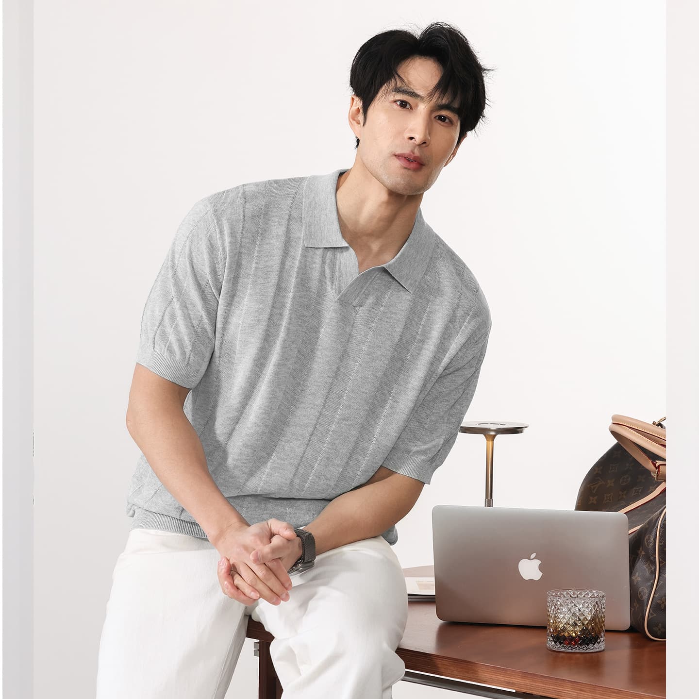 Solid Color Fashion Versatile V-Neck Short Sleeve Knit Top for Men, Old Money Style Commuter Premium Loose Collar Shirt