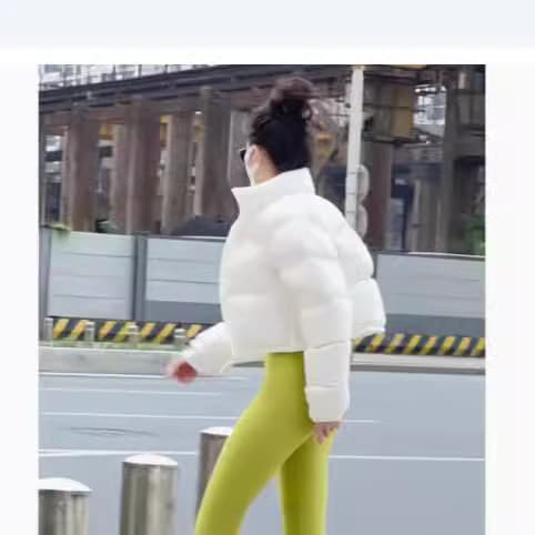 Women's down-filled cotton-padded jacket, 2024 winter new style, loose fit, unique design, trendy cotton-padded coat.