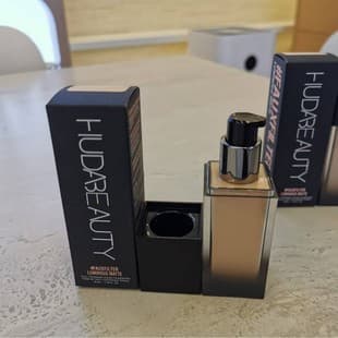 Huda Beauty Face Concealer Foundation Long-Lasting Smudge-Proof Non-Caking Foundation 28ml