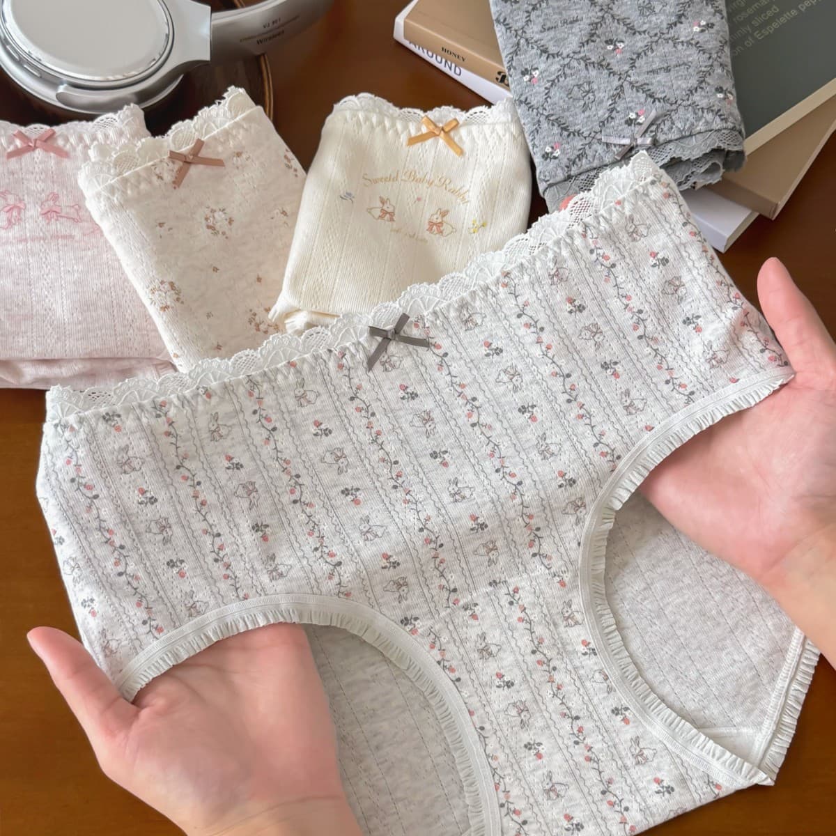 7133 Alice in Wonderland Girls Panties Soft and Fluffy Pure Cotton Extended Grotch 10A Antibacterial Class A