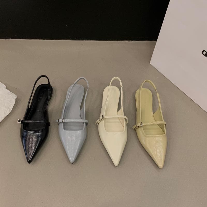 Flat Heel Versatile Comfortable Closed-Toe Sandals Fairy Shoes 2026 New Spring Summer Pointed Toe Elegant Unique Flats