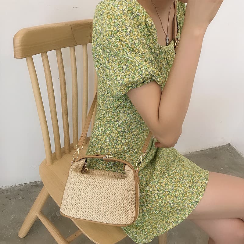 Korean Commute Woven Small Bag for Women 2026 New Trend Summer Handwoven Straw Bag Casual Women's Bag Vacation Crossbody Bag