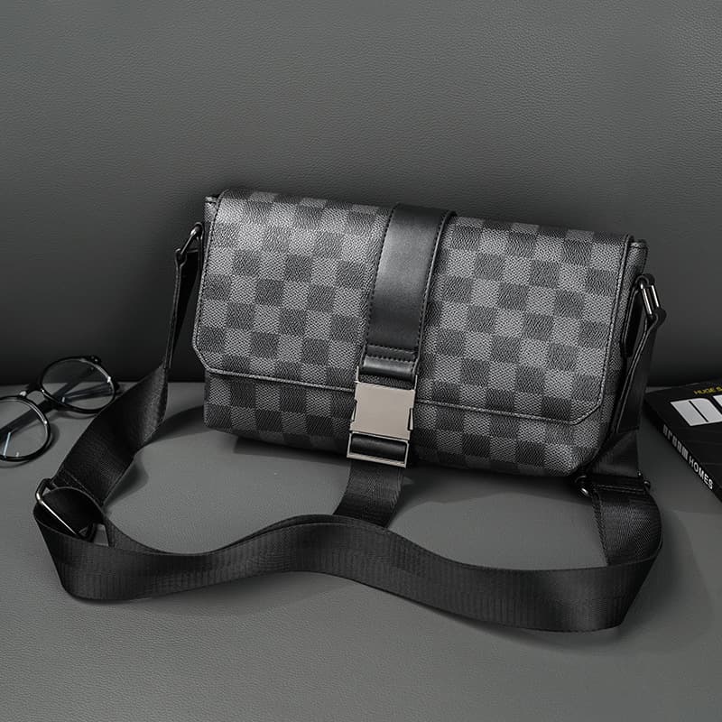 Checkered Commuter Men's Bag Plaid Single-Shoulder Bag Fashion Simple Trendy Crossbody Bag Light Business Men's Bag Back Crossbody Bag