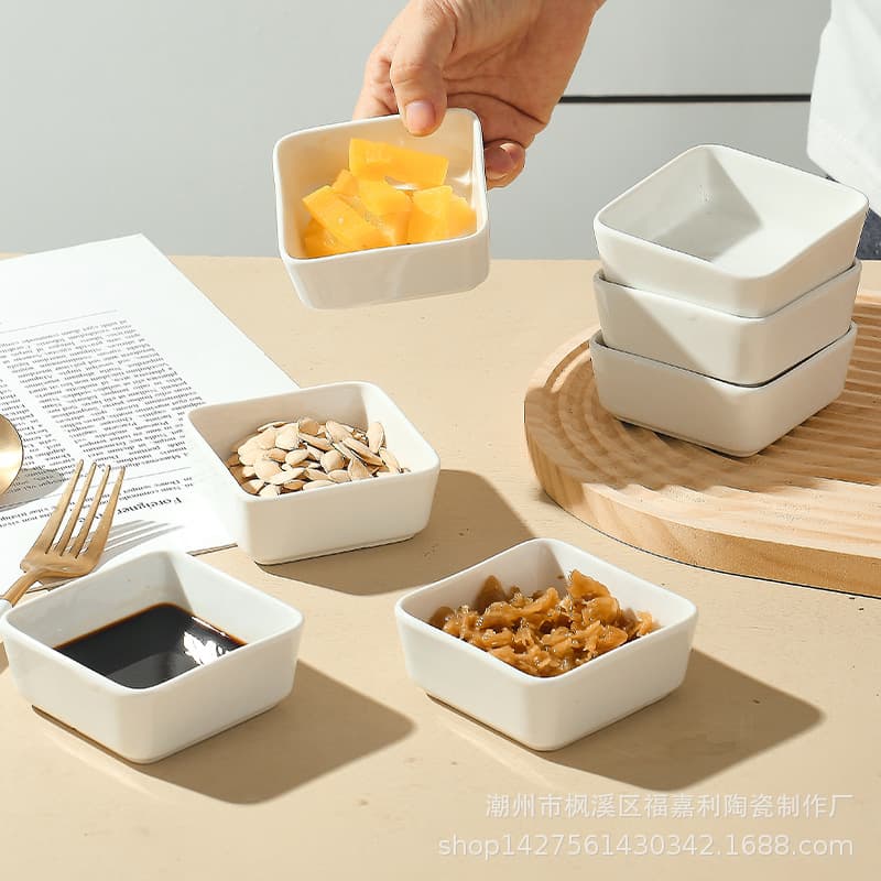 Ceramic Dipping Sauce Dish, Small Square Plate, Japanese Style Sauce Bowl for Hot Pot, Creative Commercial BBQ Seasoning Bowl, Small Size
