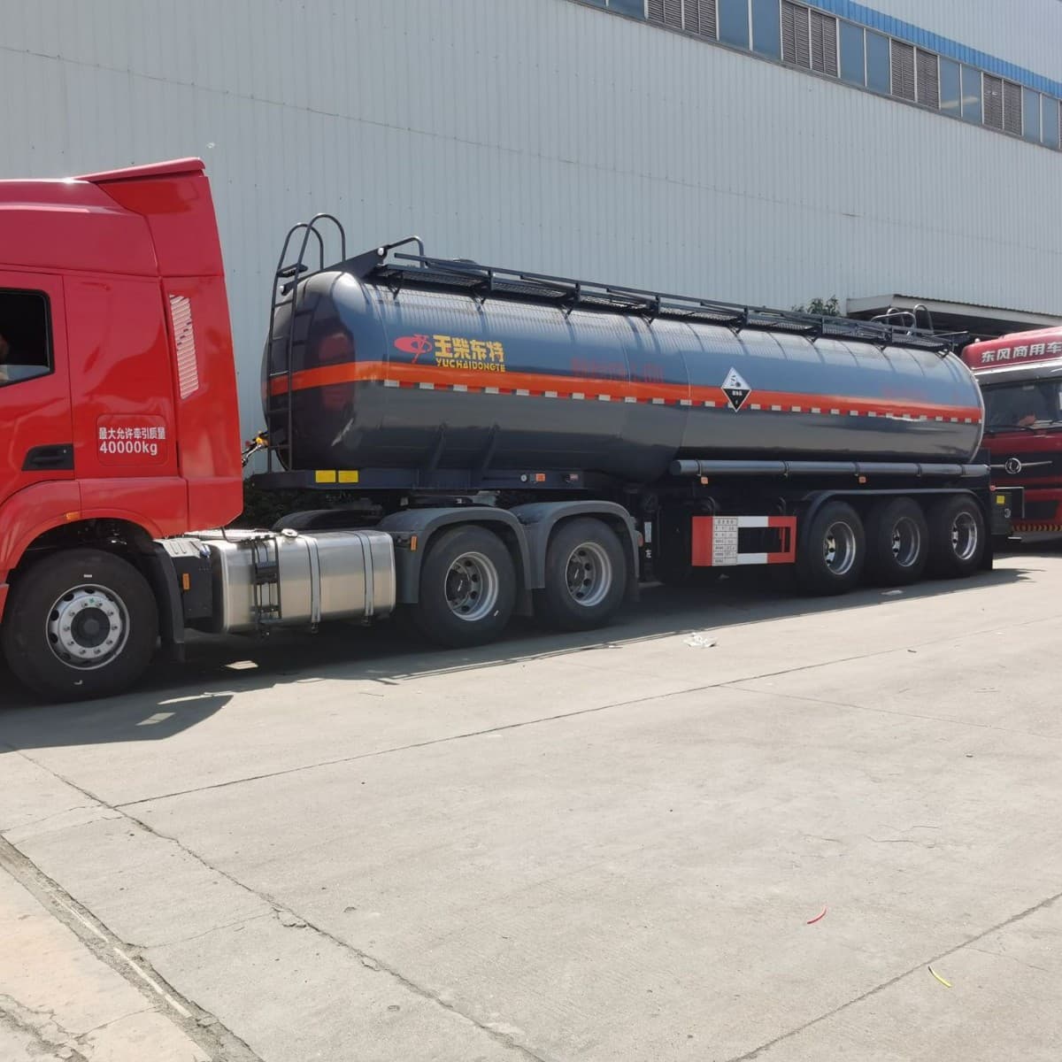 Corrosive Material Tank Transport Semi-Trailer Sulfuric Acid Tank Truck Plastic Lined Tank Truck Hydrochloric Acid Tank Truck Factory Direct Sales