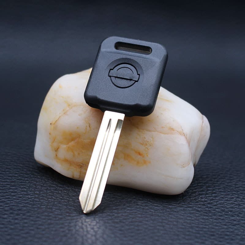 Chip casing for new Nissan car keys: Tiida, Sylphy, Livina, Teana, Sunny.