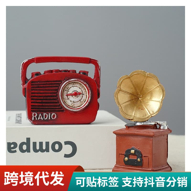Vintage Retro American Style Mini Desktop Telephone Ornament, Children's Room Cartoon Decoration Model, Radio Blind Box Figurine