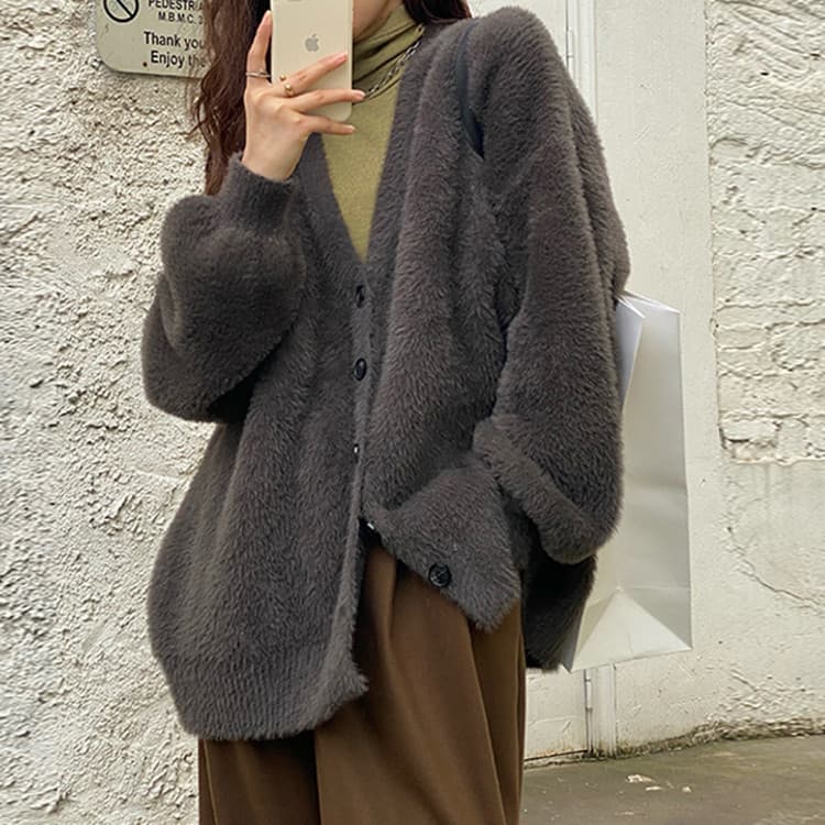Mink fleece cardigan, 2025 spring/autumn/winter new Korean style loose and lazy V-neck knitted cardigan for women.