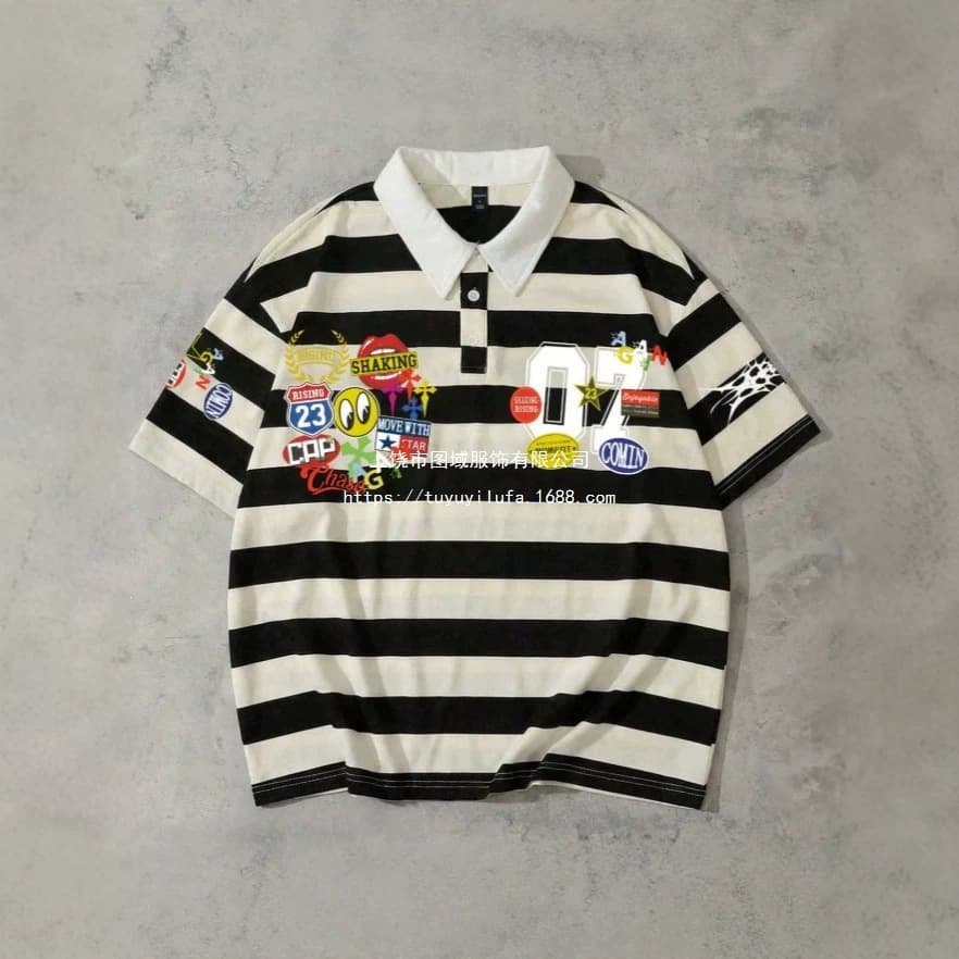 Street Style 3D Digital Print Polo Shirt for Men, Loose Striped Short Sleeve, American Retro College Style Turn-Down Collar T-Shirt