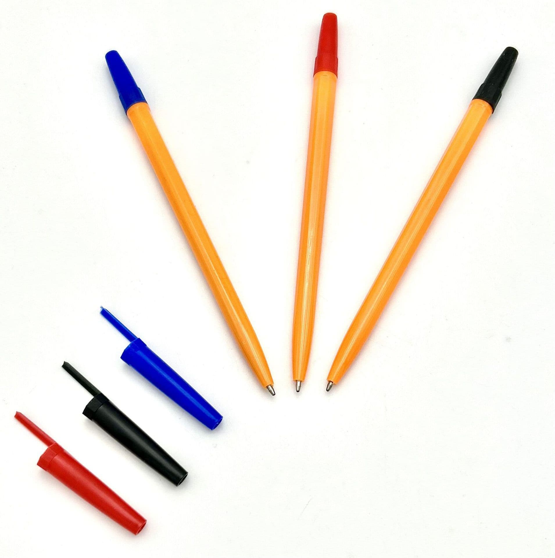 Plastic ballpoint pen insert sleeve simple 583 yellow ballpoint pen advertising pen foreign trade domestic sales ballpoint pen factory direct sale