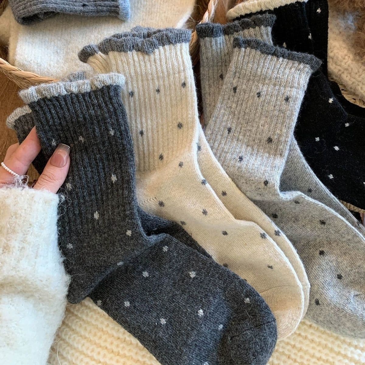 Women's Mid-Calf Cotton Socks Autumn and Winter, Polka Dot Gentle Lace Versatile Long Socks Retro Dopamine Wide Opening for Outer Wear