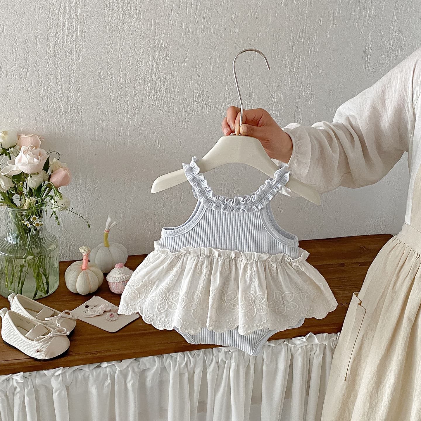Dianxi Baby Summer New Knit Sleeveless Bodysuit, Thin Style, Chic Sweet Strap Romper