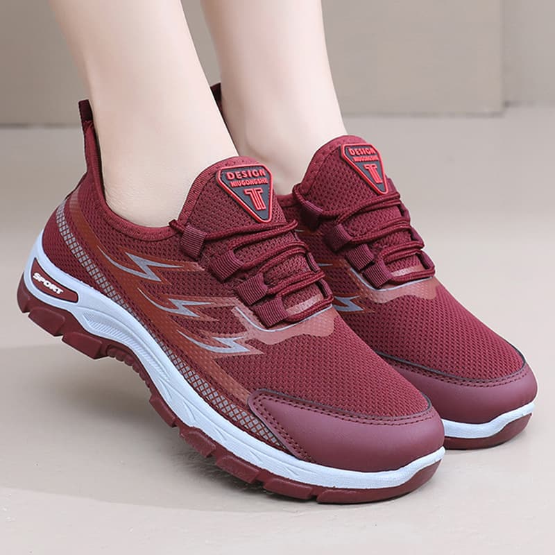 Women's walking shoes 2025 new style breathable casual shoes for middle-aged and elderly people, slip-on soft-soled comfortable non-slip couple shoes